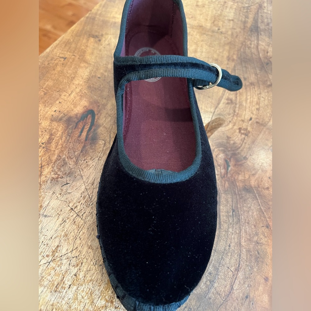 Black Velvet Flats with Strap - Picture 5 of 9